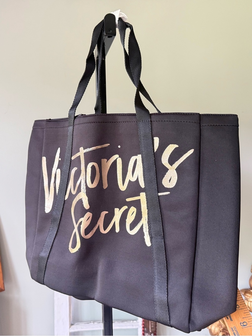 VICTORIAS SECRET COOLER TOTE NOS